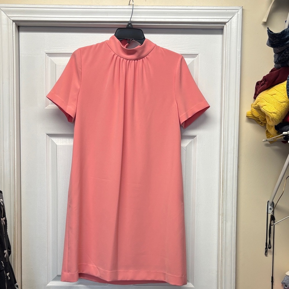 Alex Marie Peach Short Sleeve Shift Dress with Bow at neck in back Sz 6 New